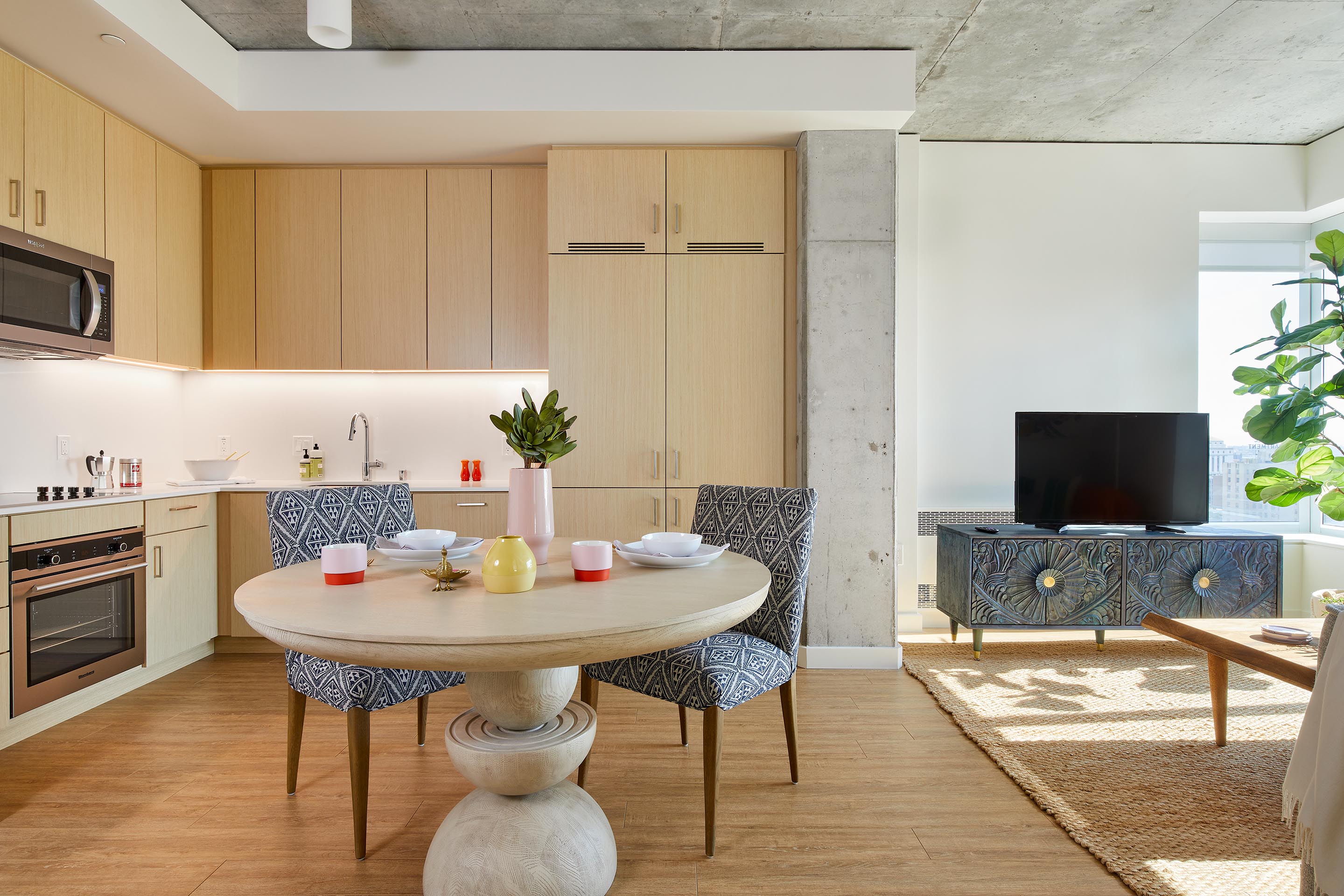 Apartment dining room kitchen Shops in Neighborhood | ZO Downtown Oakland Apartments