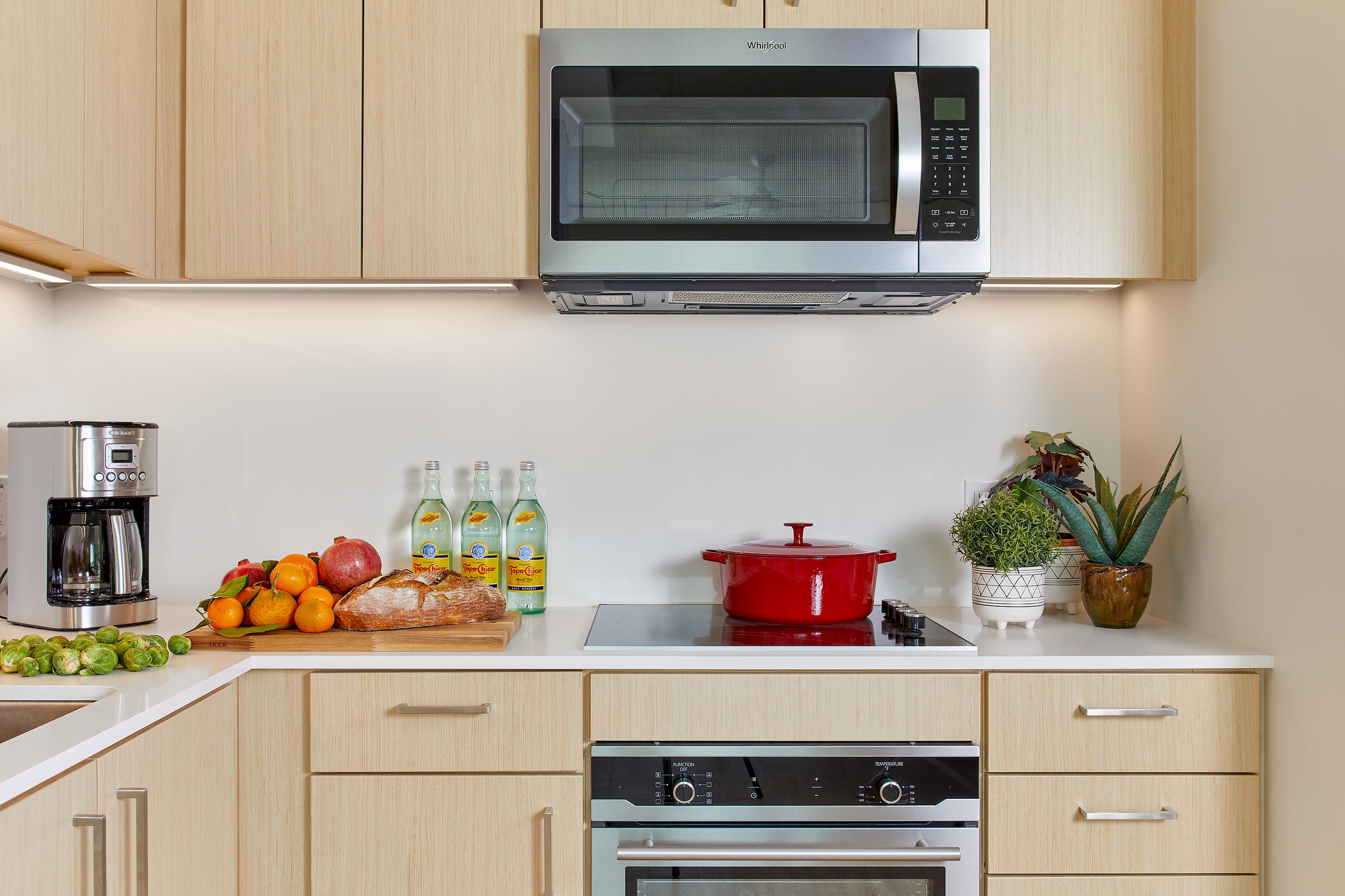 Apartment Kitchen | ZO Oakland Apartments