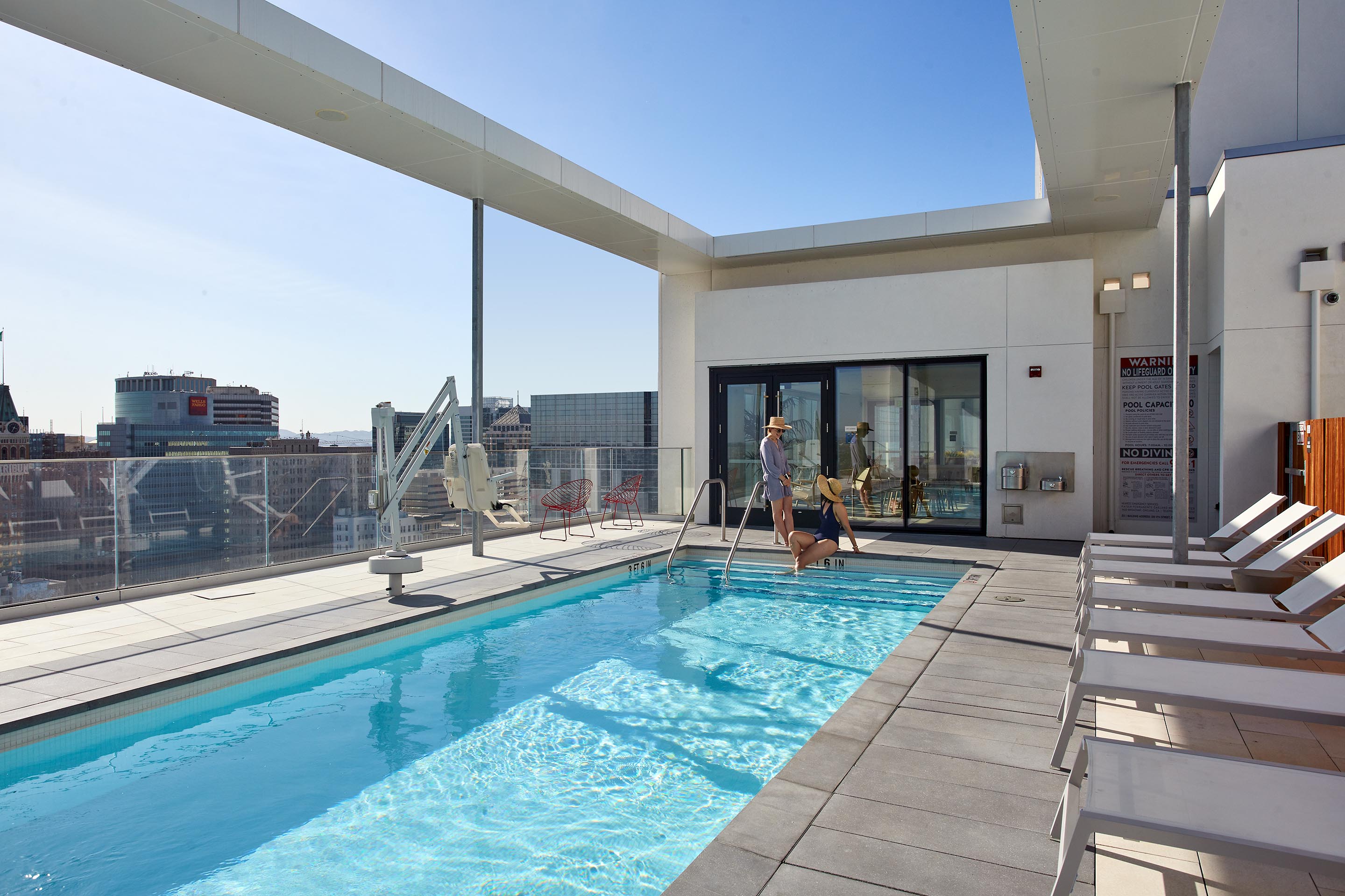 Pool Deck | ZO Oakland Apartments